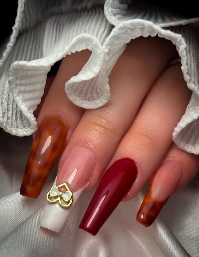 Press on nail rouge